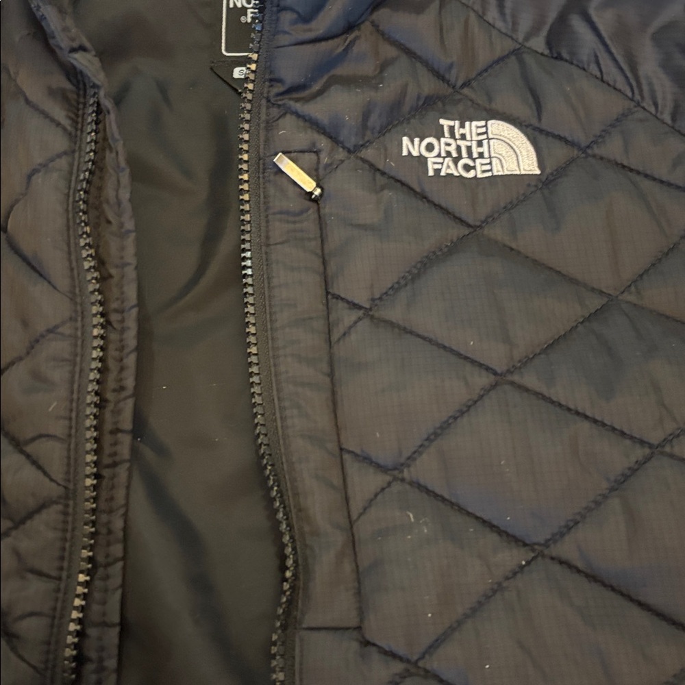 The North Face Black Quilted Jacket - Picture 9 of 13